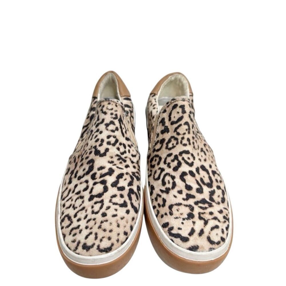 Dolce Vita Sneakers Size 7 Leopard Print Fabric Upper Slip On Shoes